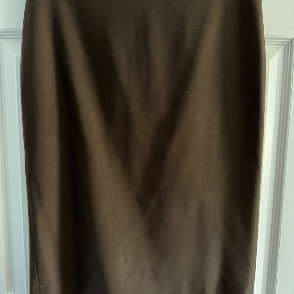 Classic Brown Pencil Skirt - Women's Sleek Workwear